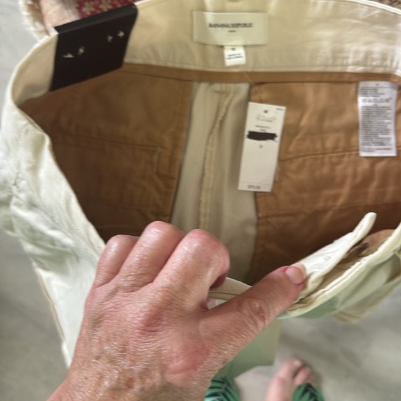 Banana Republic shorts  high waisted cotton/spandex  cream colored zip front NWT - Picture 4 of 11